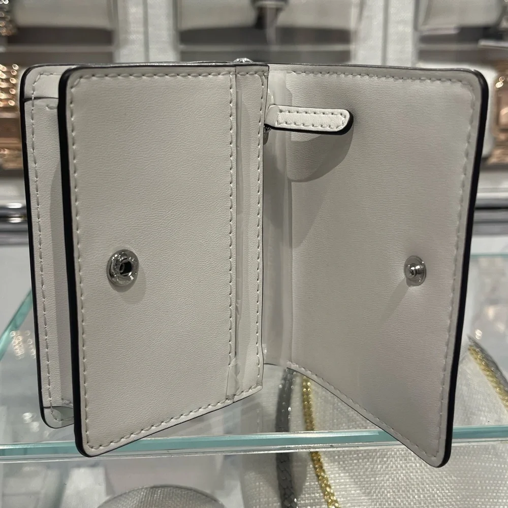 MICHAEL KORS Carson Small Pebbled Leather Wallet
Optic White 
NWT - Picture 8 of 16